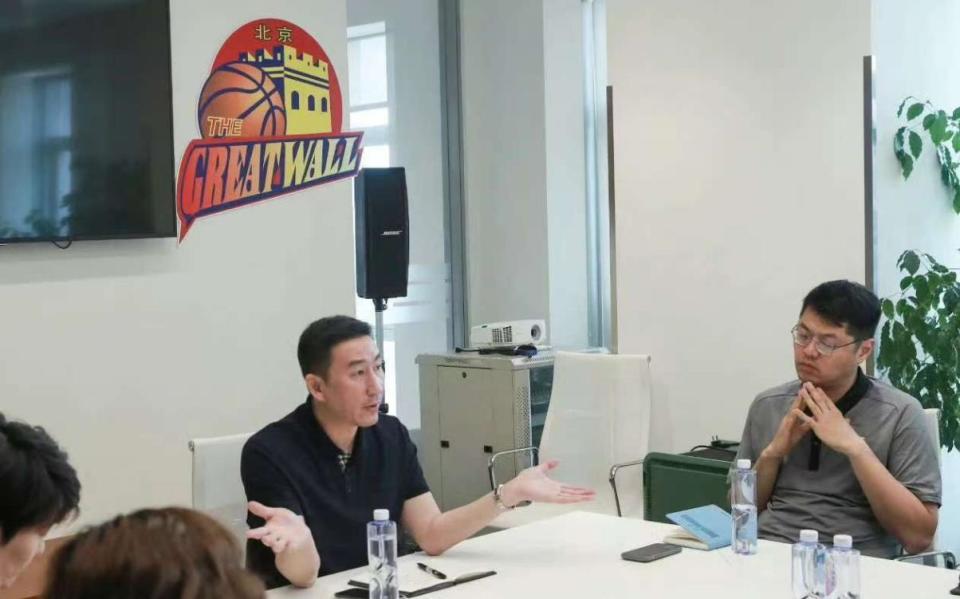 篮球教练团队调整，或将对球员训练产生影响