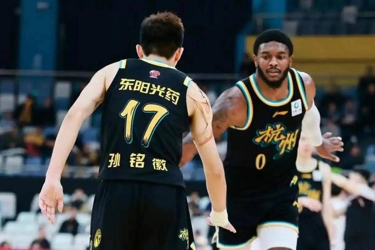 关于东北老牌球队迎来强援！2国脚+1外援加盟，百场旧将回归，全力保级的信息