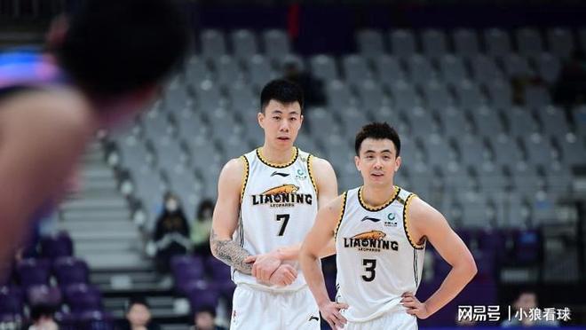 包含赵继伟京辽大战个人集锦：三分14中9爆砍33分8板9助的词条