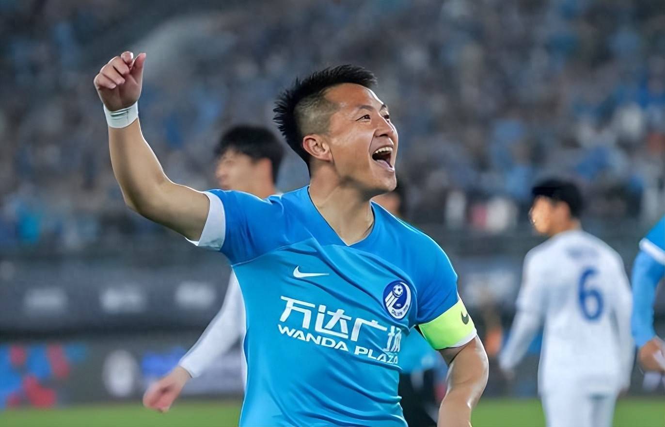 包含中超-刘祝润建功大连2-0泰山迎2连胜的词条
